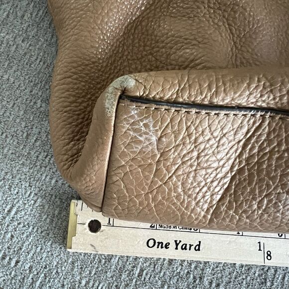 Tory Burch Marion East-West Tote in Royal Tan Pebbled Leather Gold Link Handle - Picture 8 of 12